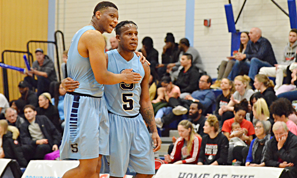 Men's basketball goes quiet in second half, falls to Redeemer
