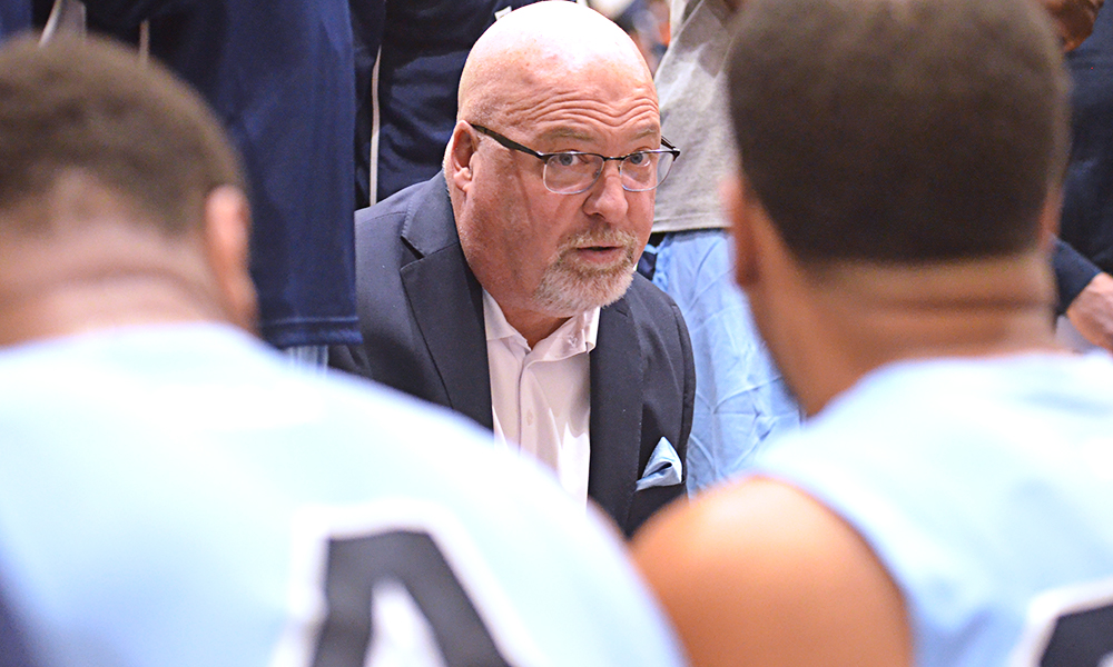 Men's basketball drops road game at Fanshawe