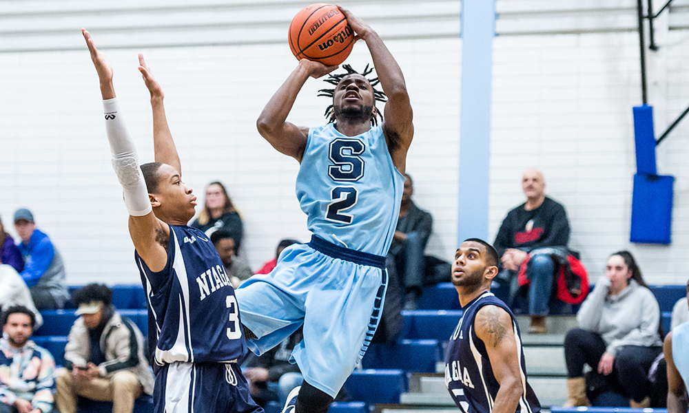 Men's basketball holds off Niagara in 4th quarter