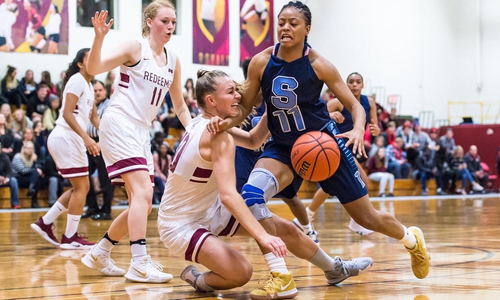 Women's basketball overcomes fast start from Redeemer for 4th-straight win