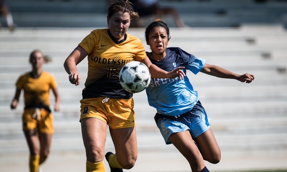 Women's soccer complete perfect opening weekend on the road