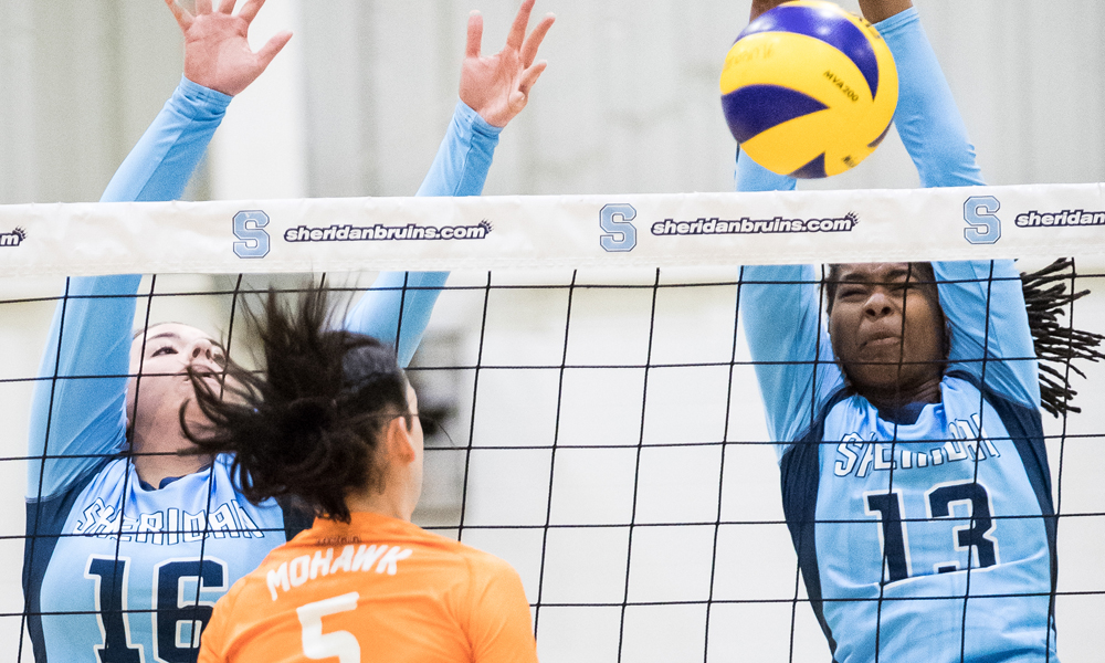 Women's volleyball drops season opener to Mohawk